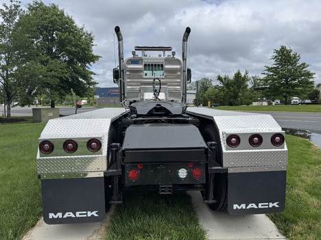 NEW 2025 MACK PI84T TRI-AXLE DAYCAB TRUCK #$vid