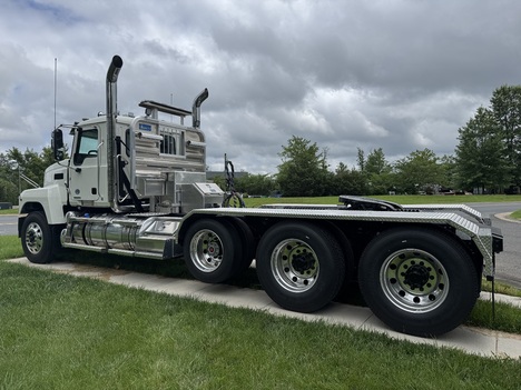 NEW 2025 MACK PI84T TRI-AXLE DAYCAB TRUCK #$vid