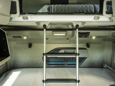 NEW 2025 VOLVO VNL860 TANDEM AXLE SLEEPER TRUCK #$vid
