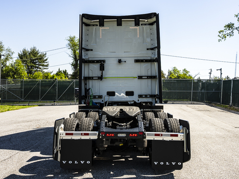 NEW 2025 VOLVO VNL860 TANDEM AXLE SLEEPER TRUCK #$vid