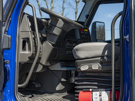 NEW 2025 VOLVO VNL860 TANDEM AXLE SLEEPER TRUCK #$vid
