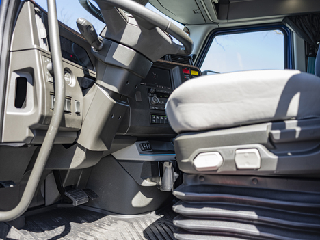 NEW 2025 VOLVO VNL860 TANDEM AXLE SLEEPER TRUCK #$vid