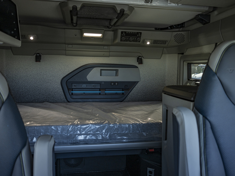 NEW 2025 VOLVO VNL860 TANDEM AXLE SLEEPER TRUCK #$vid