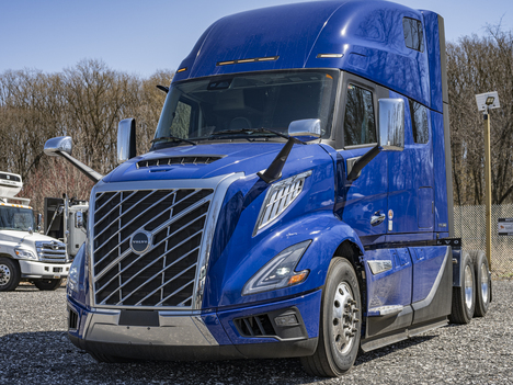 NEW 2025 VOLVO VNL860 TANDEM AXLE SLEEPER TRUCK #$vid