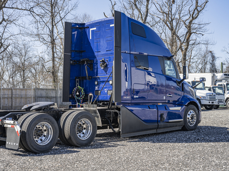 NEW 2025 VOLVO VNL860 TANDEM AXLE SLEEPER TRUCK #$vid