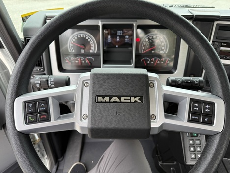 NEW 2026 MACK MD6 CAB CHASSIS TRUCK #$vid