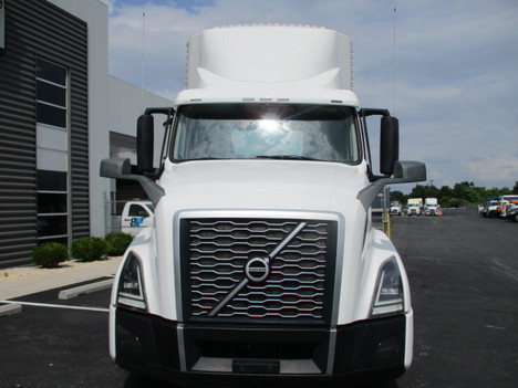 USED 2019 VOLVO VNL64T300 T/A TAG AXLE DAYCAB TRUCK #$vid