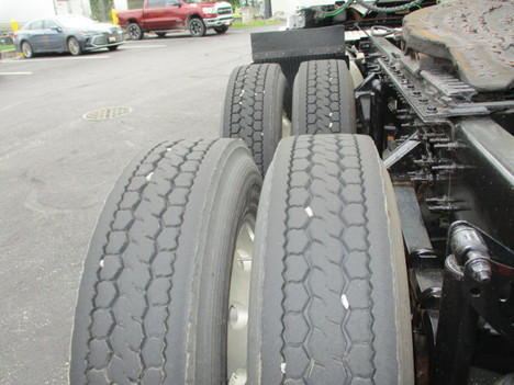 USED 2019 VOLVO VNL64T300 TANDEM AXLE DAYCAB TRUCK #$vid