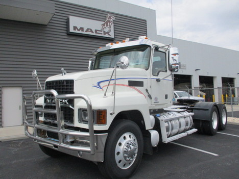 USED 2020 MACK PI64T T/A TAG AXLE DAYCAB TRUCK #$vid