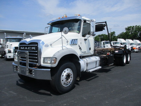 USED 2016 MACK GU713 ROLL-OFF GARBAGE TRUCK #$vid