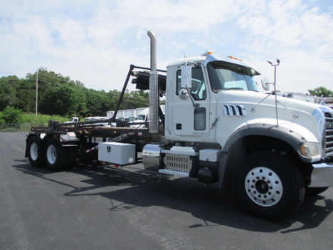 USED 2016 MACK GU713 ROLL-OFF GARBAGE TRUCK #$vid