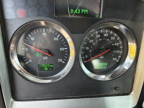 USED 2013 KENWORTH T800 DAYCAB TRUCK #$vid