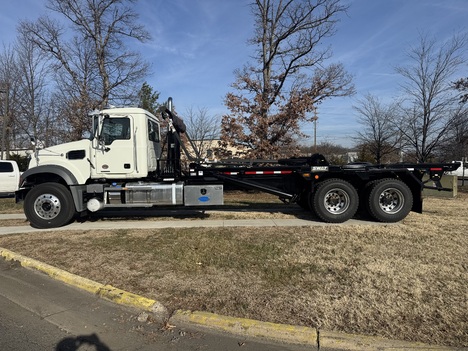 NEW 2026 MACK GR64F ROLL-OFF TRUCK #$vid