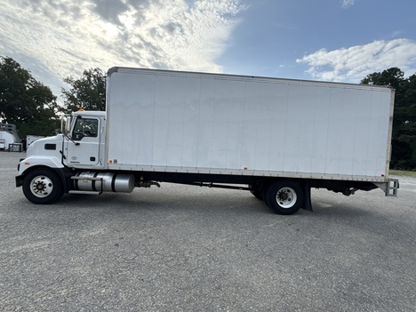 USED 2021 MACK MD6 BOX VAN TRUCK #$vid