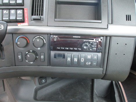 USED 2020 VOLVO VNR64T300 TANDEM AXLE DAYCAB TRUCK #$vid