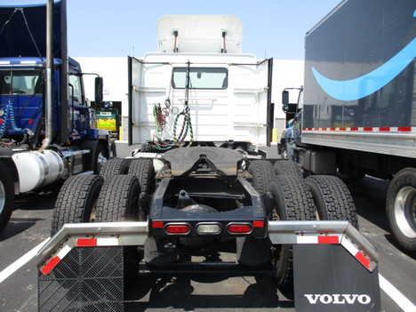 USED 2020 VOLVO VNR64T300 TANDEM AXLE DAYCAB TRUCK #$vid