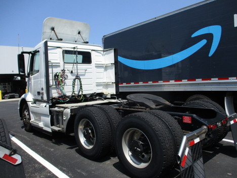 USED 2020 VOLVO VNR64T300 TANDEM AXLE DAYCAB TRUCK #$vid