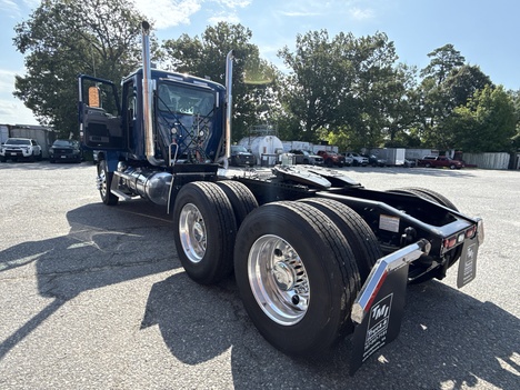 NEW MACK PINNACLE 64T DAYCAB TRUCK #$vid