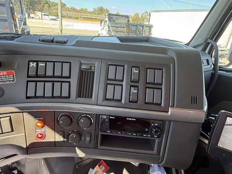 NEW 2026 VOLVO VHD104F 5 AXLE STEEL DUMP TRUCK #$vid