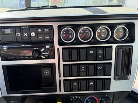 USED 2020 MACK AN64T TANDEM AXLE DAYCAB TRUCK #$vid