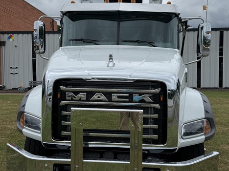 NEW 2026 MACK GR64B ROLL-OFF GARBAGE TRUCK #$vid
