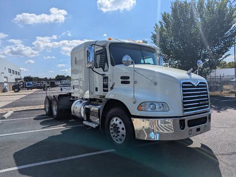 USED 2018 MACK MP7 TANDEM AXLE SLEEPER TRUCK #$vid