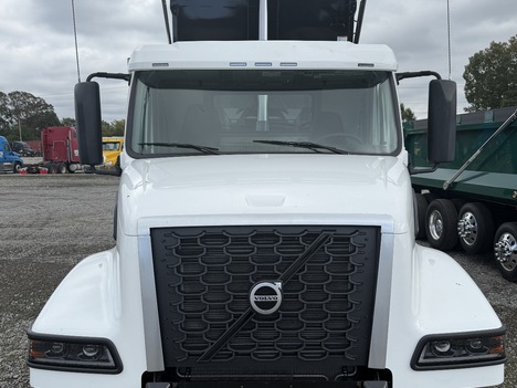 NEW 2026 VOLVO VHD104F 5 AXLE STEEL DUMP TRUCK #$vid