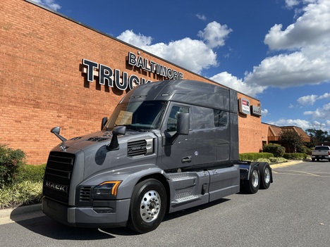 NEW 2026 MACK PIONEER TANDEM AXLE SLEEPER TRUCK #$vid
