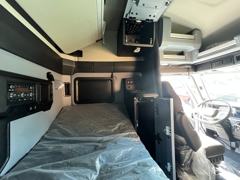 NEW 2026 MACK PIONEER TANDEM AXLE SLEEPER TRUCK #$vid