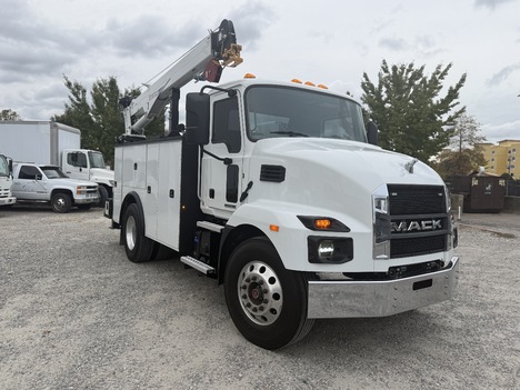 USED 2024 MACK MD6 SERVICE - UTILITY TRUCK #$vid