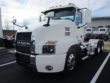 2022 MACK AN64T Tandem Axle Daycab #1791