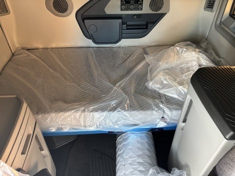 NEW 2027 VOLVO ALL NEW VNL860 TANDEM AXLE SLEEPER TRUCK #$vid