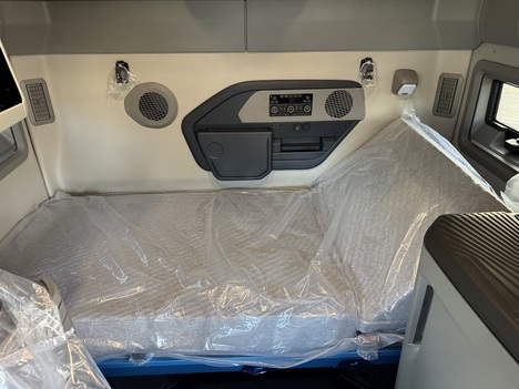 NEW 2027 VOLVO ALL NEW VNL860 TANDEM AXLE SLEEPER TRUCK #$vid