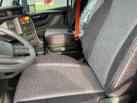 NEW 2027 VOLVO VNL64T860 TANDEM AXLE SLEEPER TRUCK #$vid