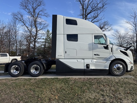 NEW 2027 VOLVO ALL NEW VNL860 TANDEM AXLE SLEEPER TRUCK #$vid