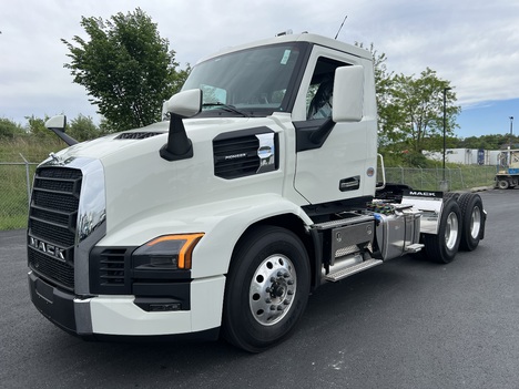 2027 MACK Pioneer Daycab #1810