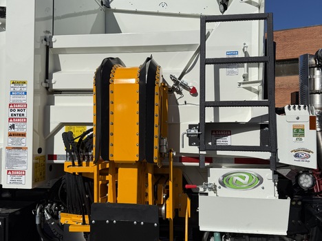 NEW 2026 MACK LR64 GARBAGE TRUCK #$vid