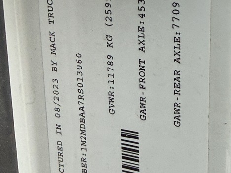 USED 2023 MACK MD6 SERVICE - UTILITY TRUCK #$vid