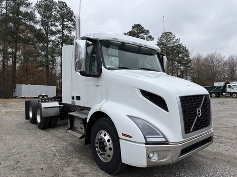 2026 VOLVO VNR64T300 Tandem Axle Daycab #1820 2026 VOLVO VNR64T300 Tandem Axle Daycab #1820