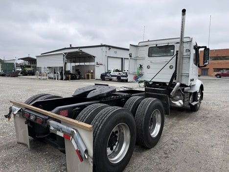 NEW 2026 VOLVO VNR64T300 TANDEM AXLE DAYCAB TRUCK #$vid