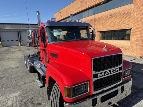 NEW 2026 MACK PI64T TANDEM AXLE DAYCAB TRUCK #$vid
