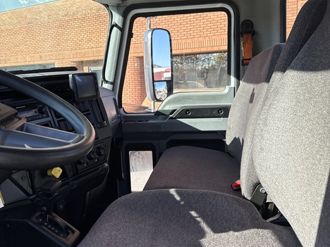 USED 2023 MACK MD6 SERVICE - UTILITY TRUCK #$vid