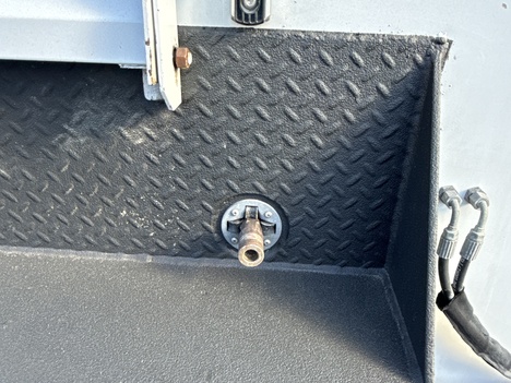 USED 2023 MACK MD6 SERVICE - UTILITY TRUCK #$vid