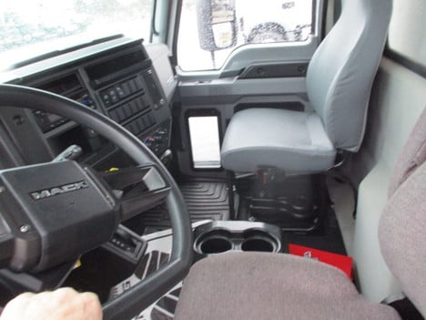 USED 2022 MACK MD6 BOX VAN TRUCK #$vid