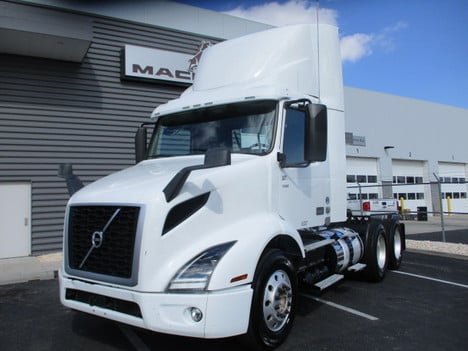 2020 VOLVO VNR64T300 Tandem Axle Daycab #1845 2020 VOLVO VNR64T300 Tandem Axle Daycab #1845