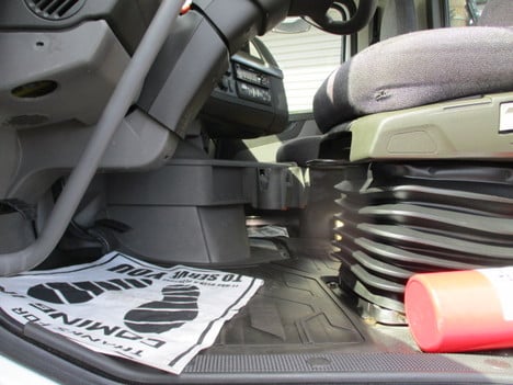 USED 2020 VOLVO VNR64T300 TANDEM AXLE DAYCAB TRUCK #$vid