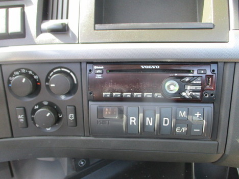 USED 2020 VOLVO VNR64T300 TANDEM AXLE DAYCAB TRUCK #$vid