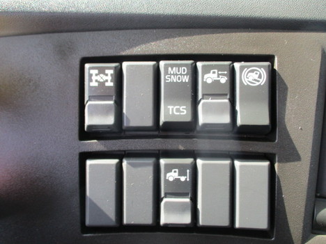 USED 2020 VOLVO VNR64T300 TANDEM AXLE DAYCAB TRUCK #$vid