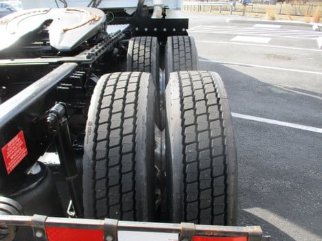 USED 2020 VOLVO VNR64T300 TANDEM AXLE DAYCAB TRUCK #$vid