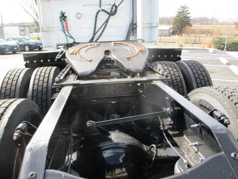 USED 2020 VOLVO VNR64T300 TANDEM AXLE DAYCAB TRUCK #$vid